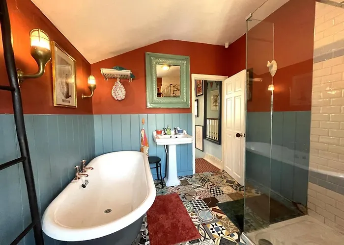 Holiday home Cosy Period With Spacious Garden Bristol