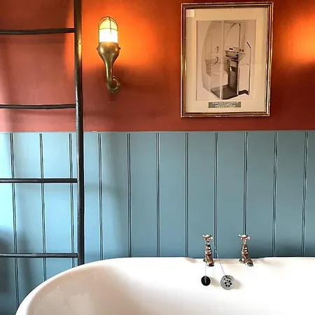 Сasa de vacaciones Cosy Period With Spacious Garden *