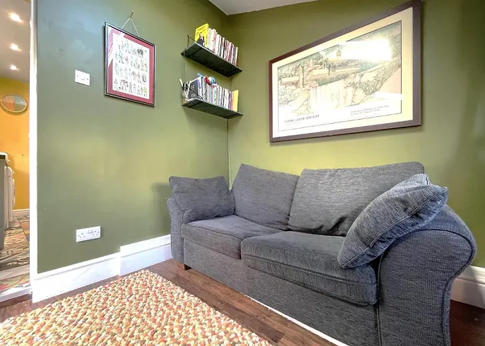 Cosy Period With Spacious Garden Сasa de vacaciones